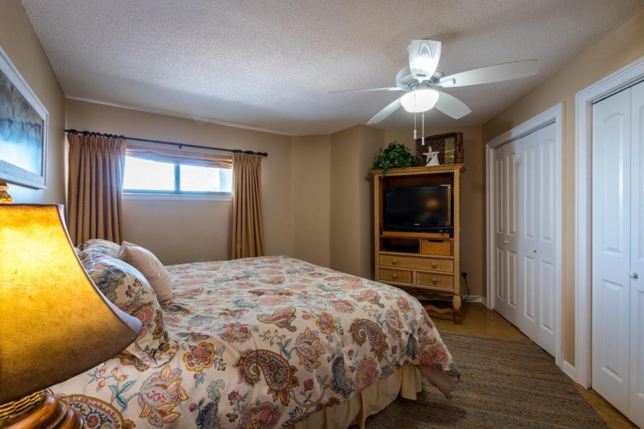 Aqua Vista E606 Apartment