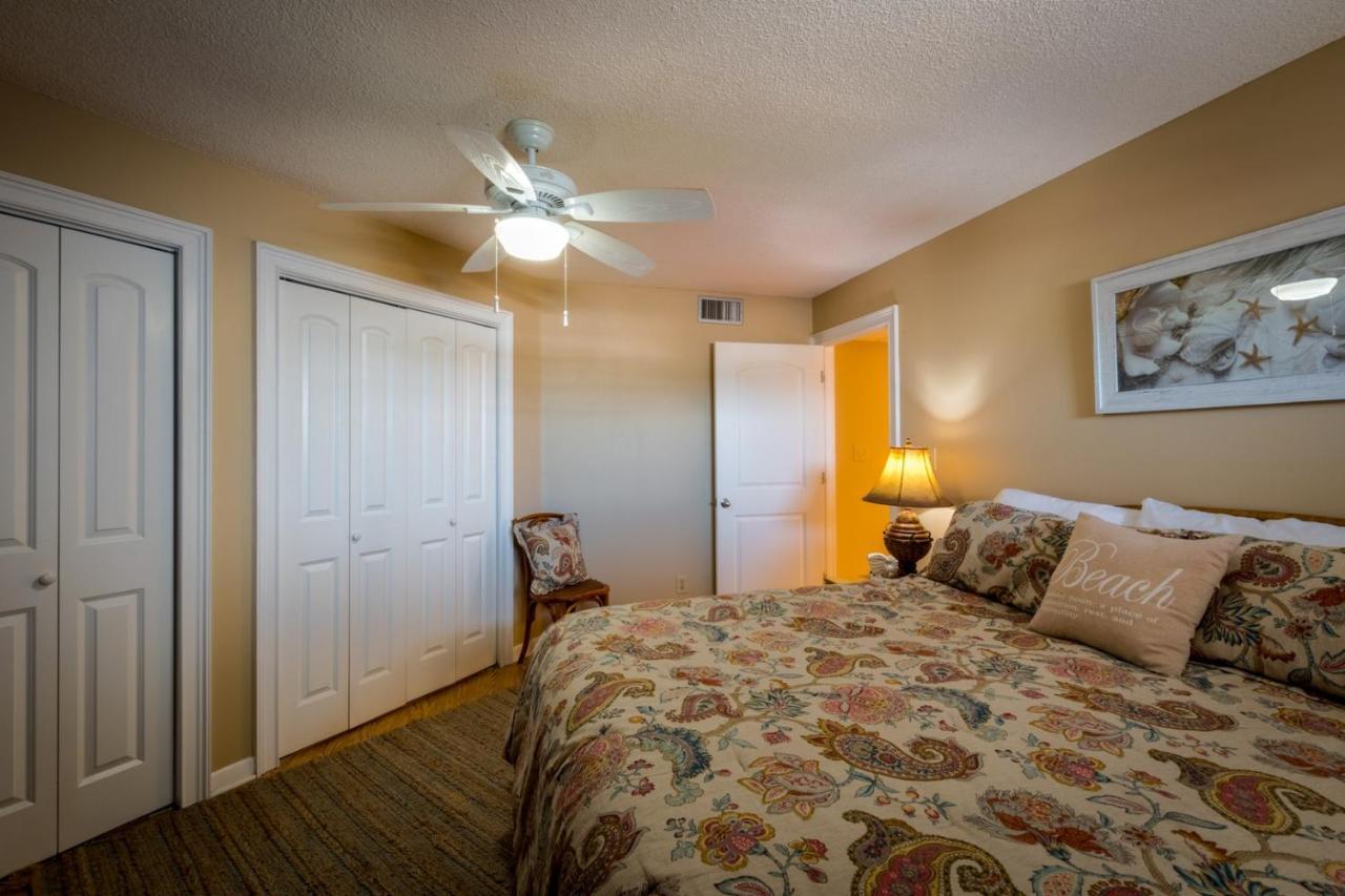 Aqua Vista E606 Apartment